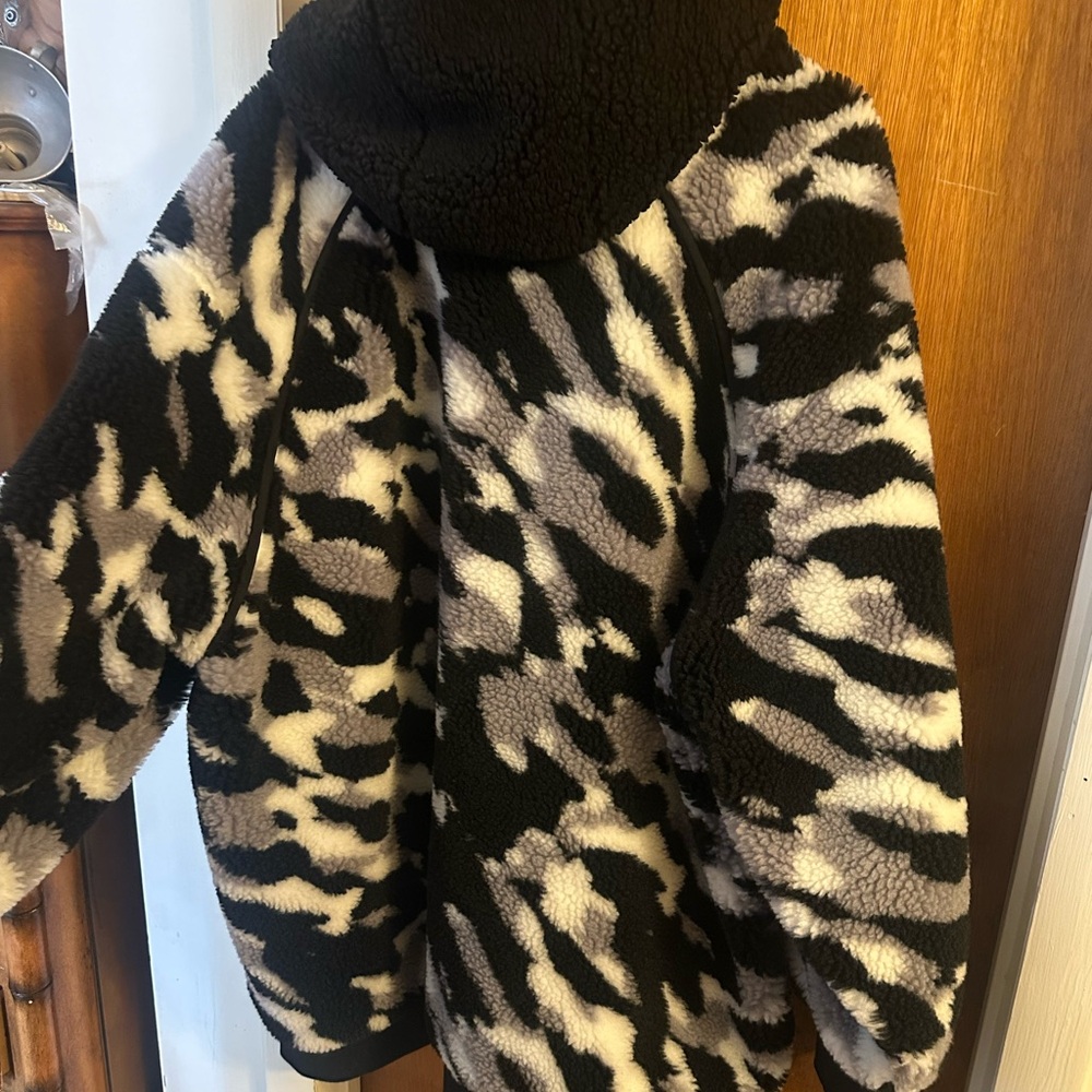 Moose Knuckles Black and White Patterned Bomber Jacket with a hood - Picture 2 of 4